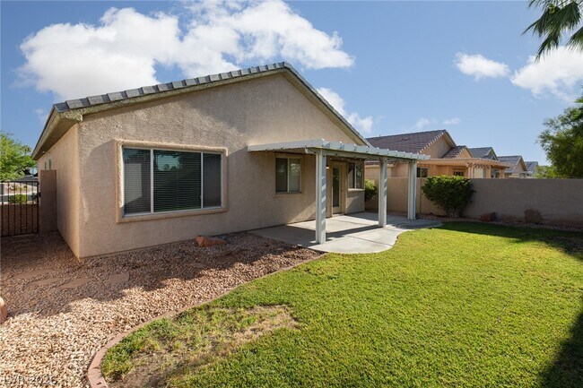 Foto del edificio - 10991 Pumpkin Ridge Ave
