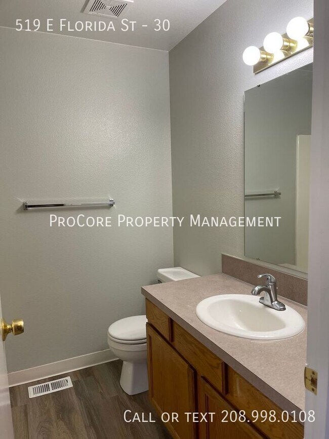 Building Photo - Coming soon. Live comfortably in this spac...