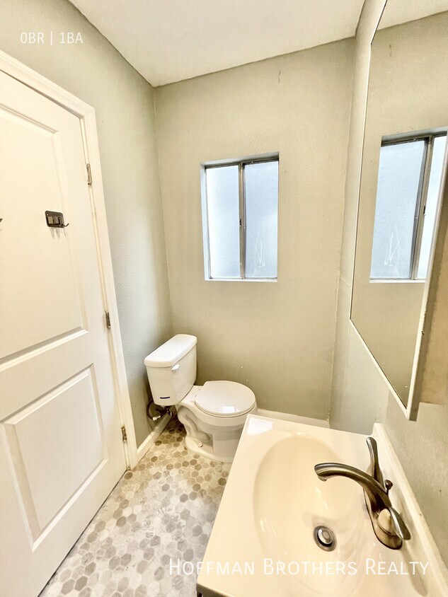 Building Photo - 1403 E 23rd St