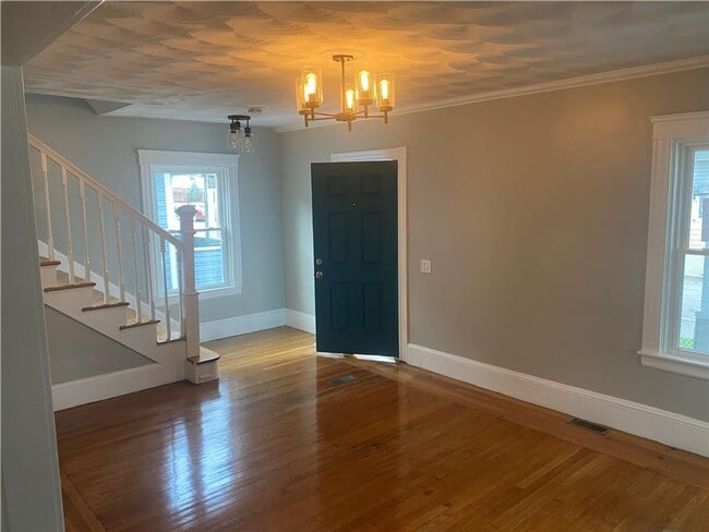 Building Photo - Renovated 3BR Single Family Home Near Downtown Providence & JWU Harborside