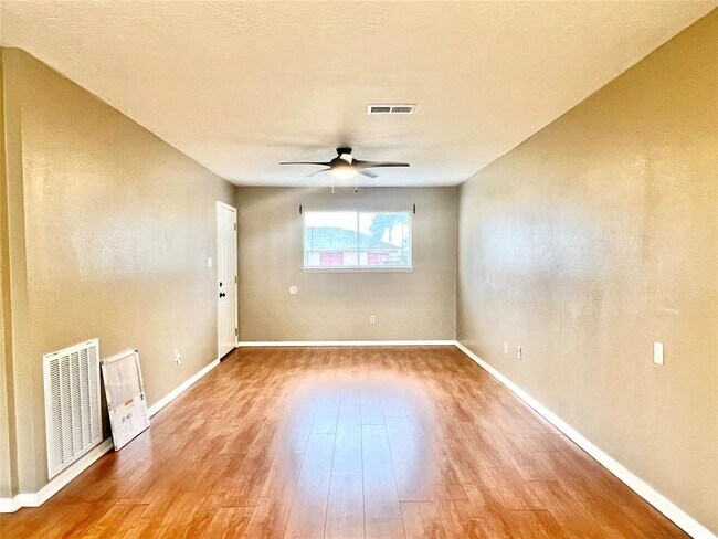 Foto del edificio - 303 Brigadoon Ln