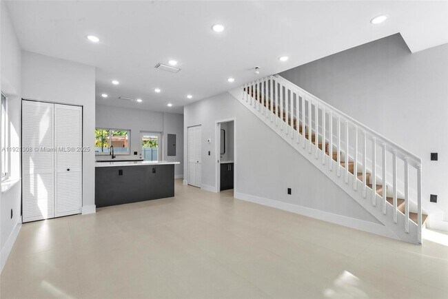 Foto del edificio - 1445 NW 42nd St