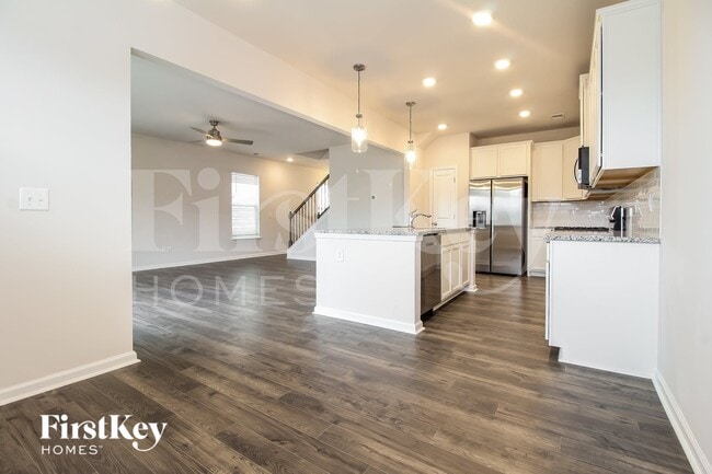 Building Photo - 702 Ridgemoor Trl