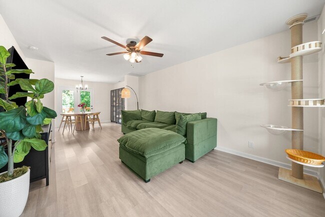 Foto del edificio - 411 Hillside Dr