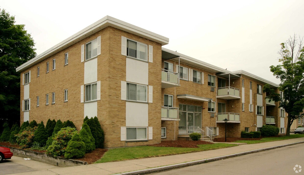 9 Carol Cir, West Roxbury, MA 02132 9 Carol Cir West Roxbury, MA