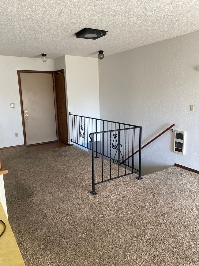 Foto del edificio - 2030-2040-2040 NW Friel St