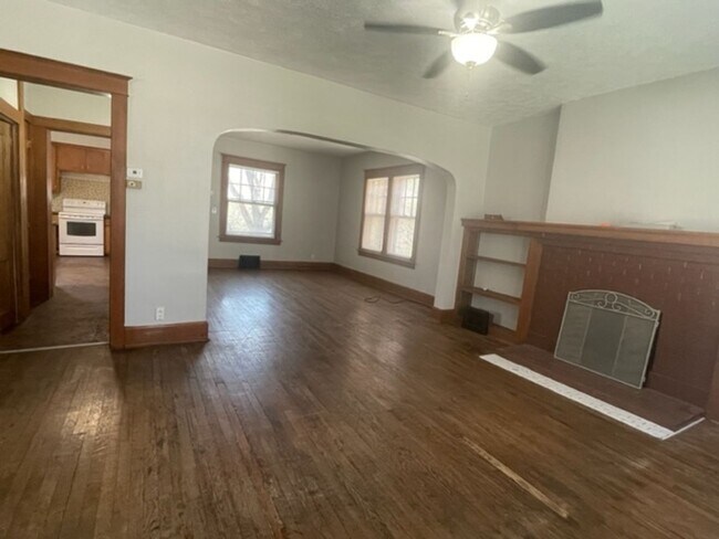 Foto del edificio - Beautiful 5 Bedroom/2.5 Bathroom Home in Popular Field Club Area