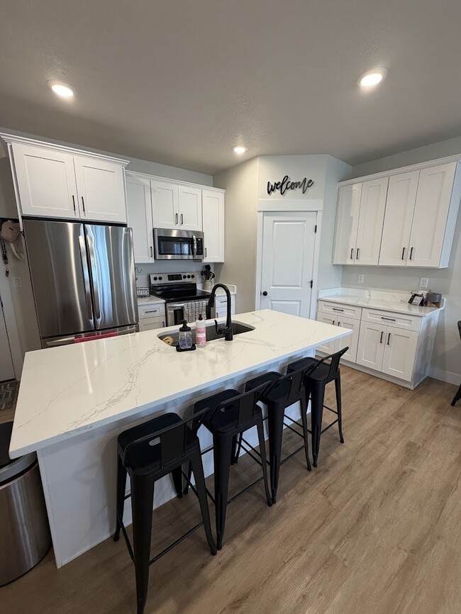 Building Photo - 1162 N 550 W