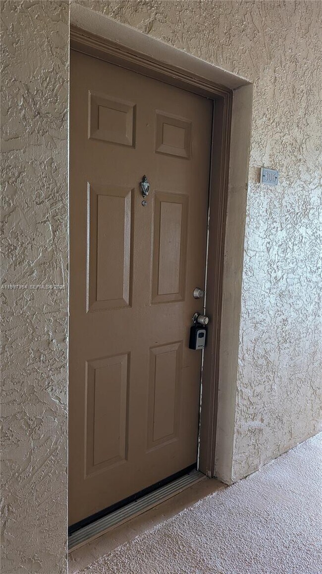Foto del edificio - 151 SW 117th Ave