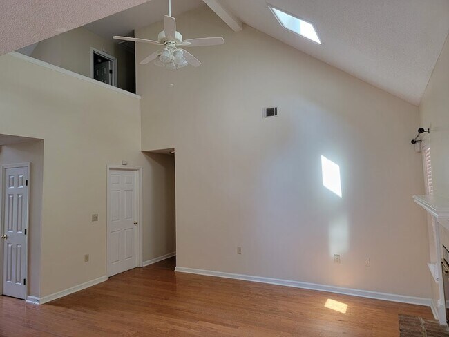 Foto del edificio - 583 Oak Brook Dr