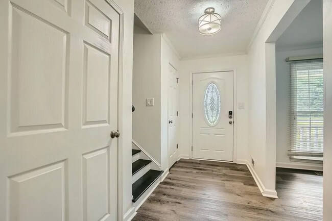 Building Photo - Updated 3BR Home on Corner Lot in Whitewater School District