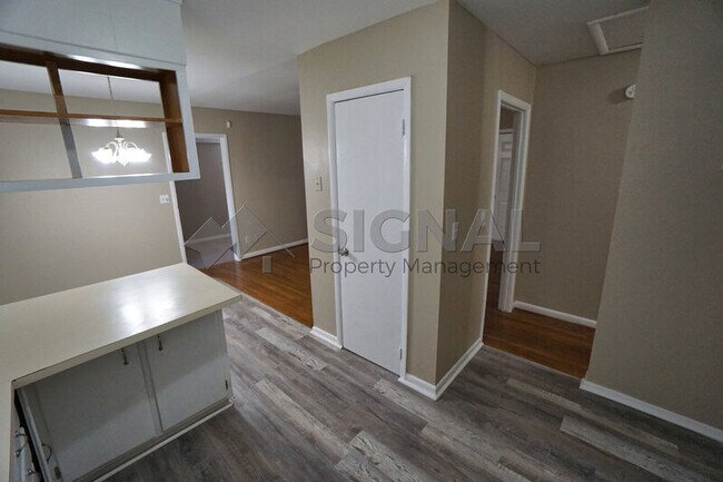Foto del edificio - 920 Pineview Rd