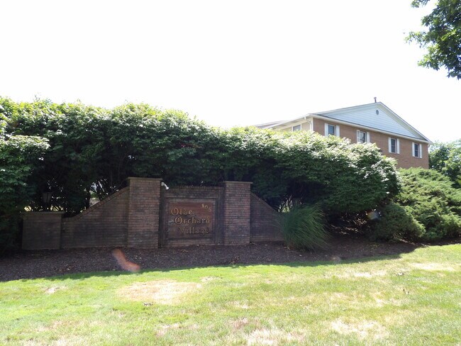 Pueblo de Olde Orchard - 105 Newark Pompton Tpke