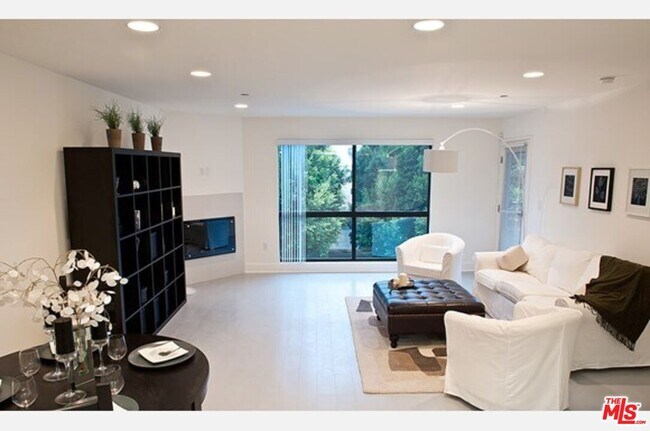 Foto del edificio - 5303 Lankershim Blvd
