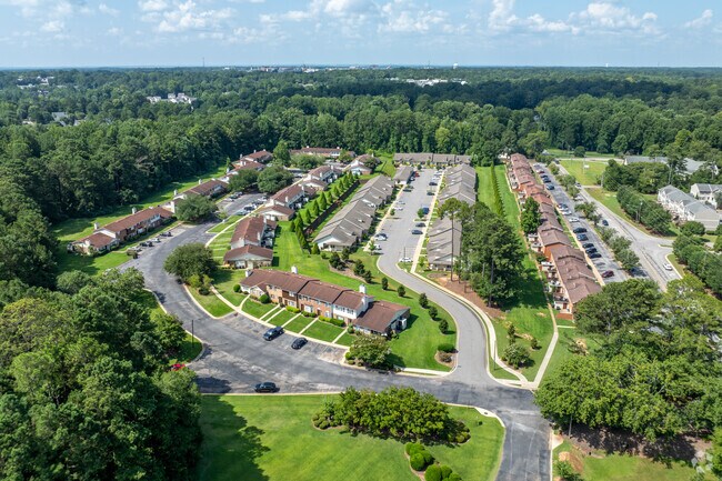Vista aérea de la propiedad - Shelton Mill Townhomes