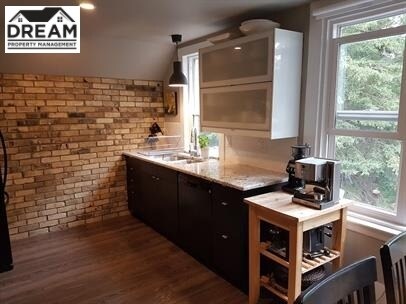 Photo du bâtiment - 659 Piccadilly St