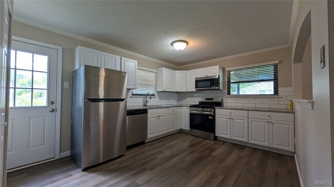 Building Photo - 809 Jacobs Ln