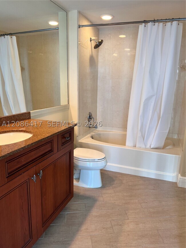 Foto del edificio - 347 N New River Dr E