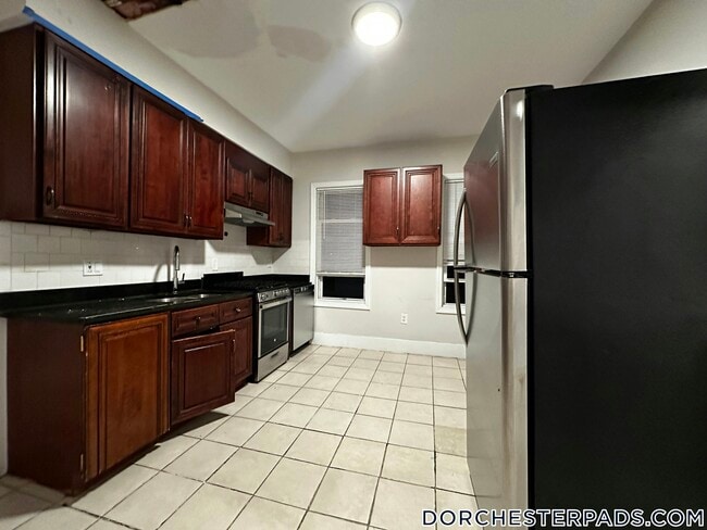 Building Photo - 24 Maryland St