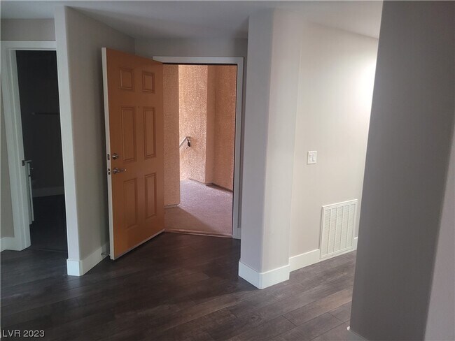 Building Photo - 11885 Tevare Ln