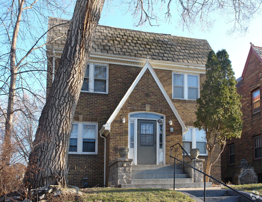 Building Photo - 1505 St Clair Ave