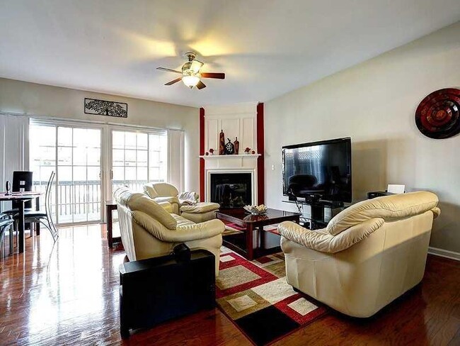 Building Photo - 1381 Thornborough Dr