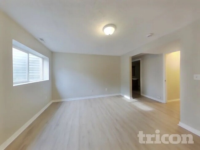 Foto del edificio - 846 E 900 N