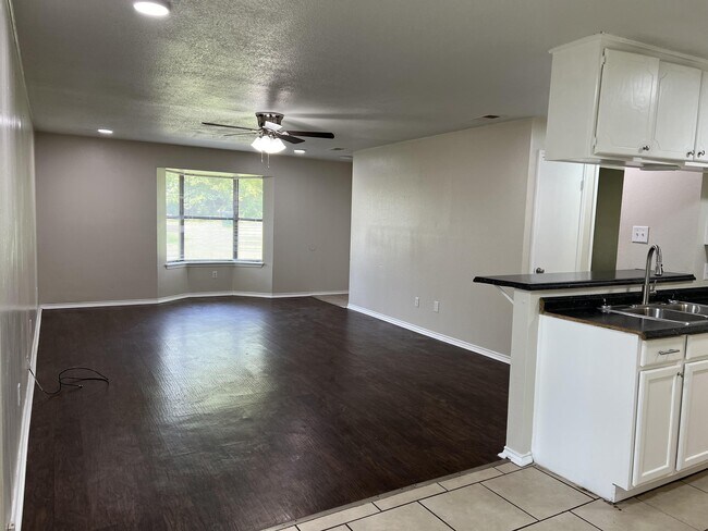 Building Photo - 13541 Sheldon Ln