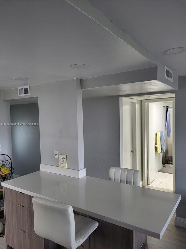 Foto del edificio - 10090 NW 80th Ct