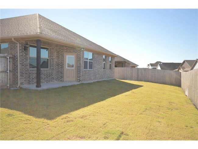Building Photo - 41 Kramer Ln