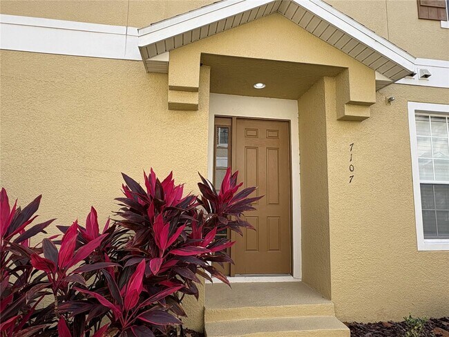 Foto del edificio - 7107 Harmony Square Dr