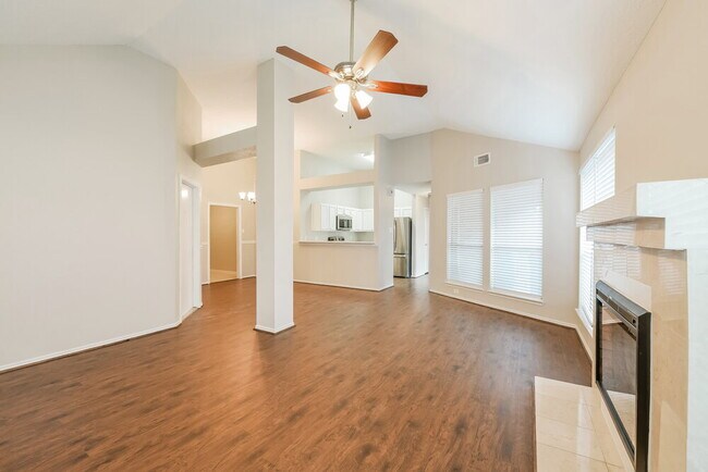 Foto del edificio - 13819 Smokey Trail Dr