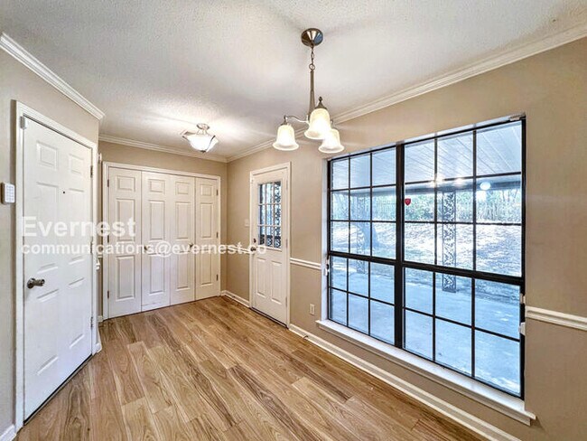 Foto del edificio - 7778 Stacey Dr