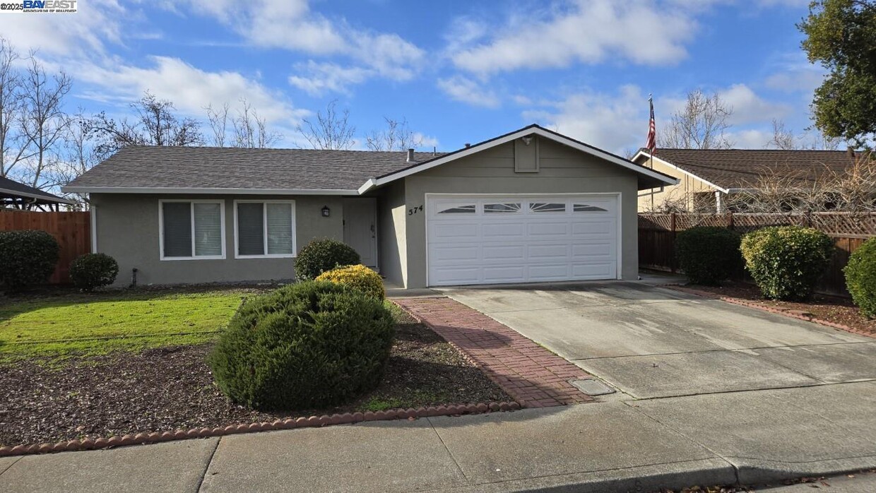 Foto principal - 574 Oriole Ave