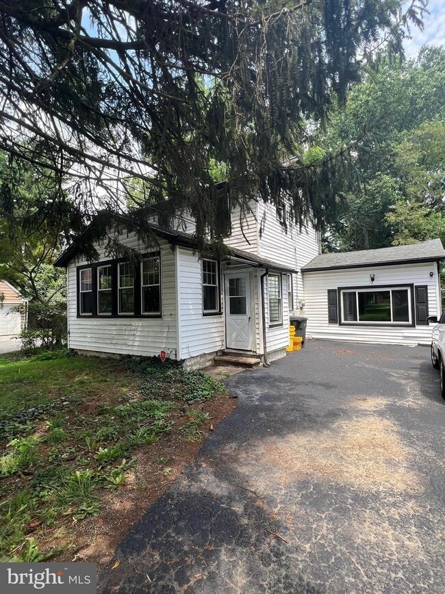 Foto del edificio - 365 E Springfield Rd