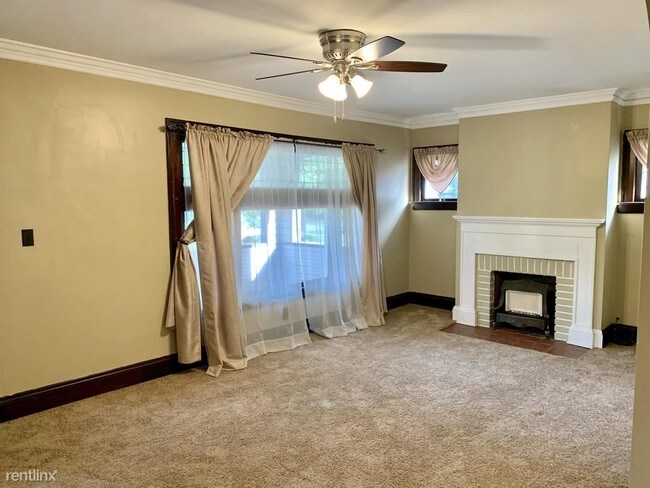 Foto del edificio - 2540 E 124th St