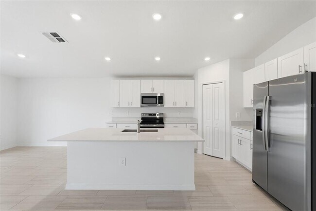 Foto del edificio - 8808 Bay Leaf Dr