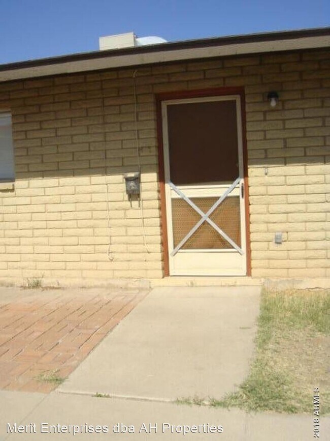 Building Photo - 2 br, 1 bath House - 444 N HALL