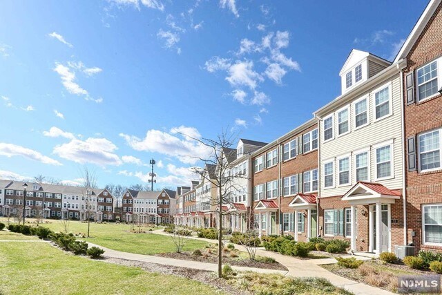 Foto del edificio - 51 Landmark Ln