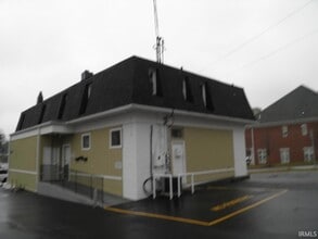 Building Photo - 420 1/2 W 2nd Street Unit 2W