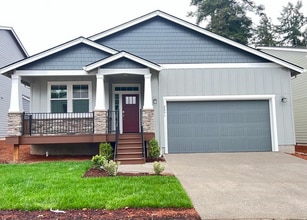 Building Photo - 2091 Legacy Hts Dr SE