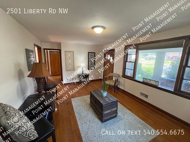 Foto del edificio - 2501 Liberty Rd NW