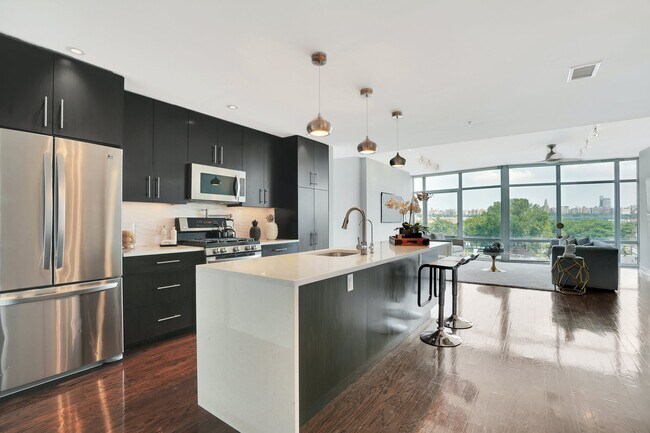 Foto del edificio - 100 Thompson Ln