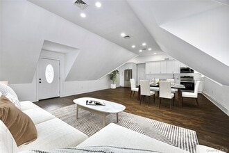 Building Photo - 42 Beechwood Ave