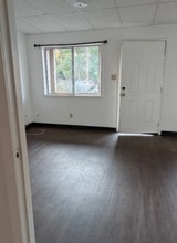 Building Photo - 103 Holland St