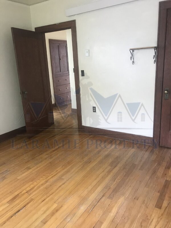 Foto del edificio - 515 E Lewis St