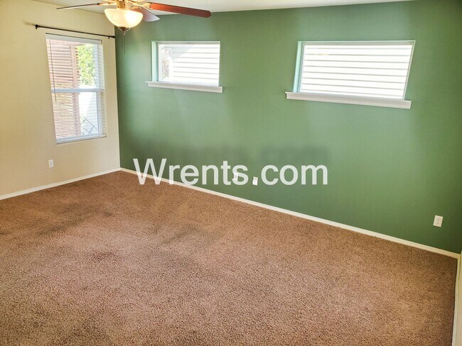Foto del edificio - Beautiful 4-Bedroom Home - Mead School Dis...