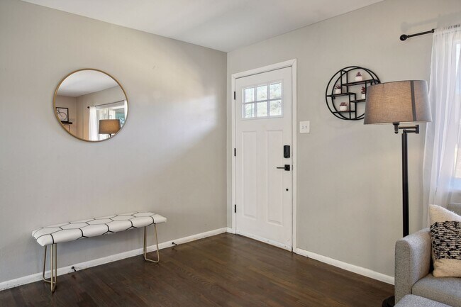 Building Photo - 3310 Ivy St