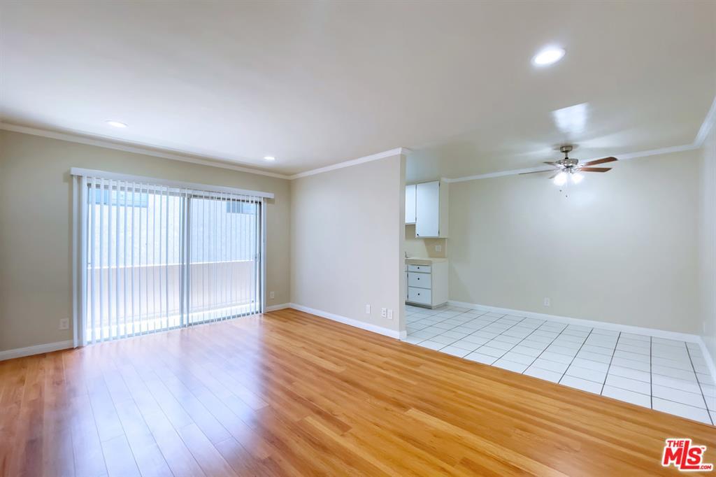 1077 S Santo Antonio Dr, Colton, CA 92324 Room for Rent in Colton, CA