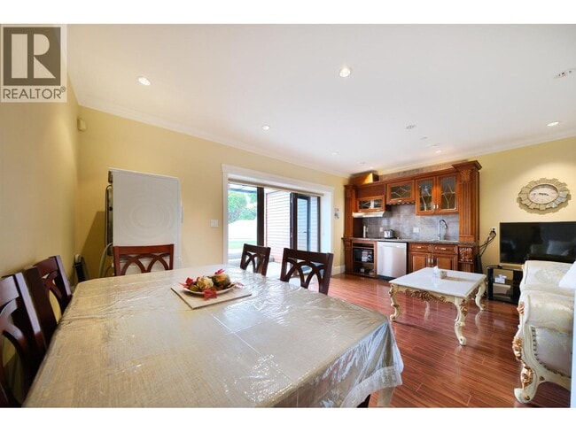 Building Photo - 2195 Palmerston Ave
